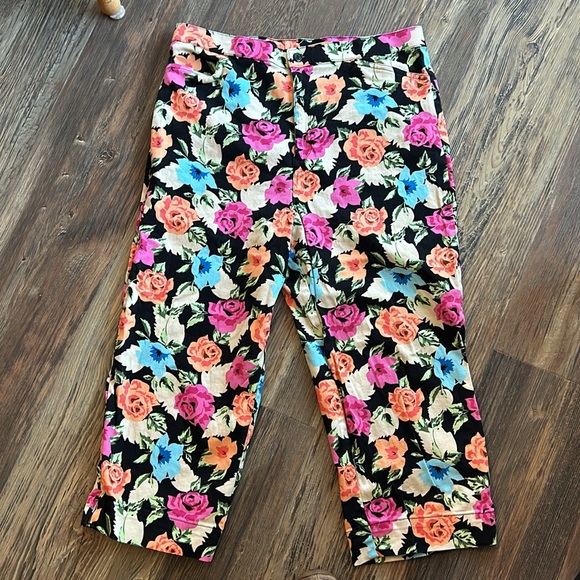 White Stag Pants - **3/$15**Floral crop pants-pedal pushers-capri